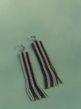 Load image into Gallery viewer, CHARCOAL SMOKE